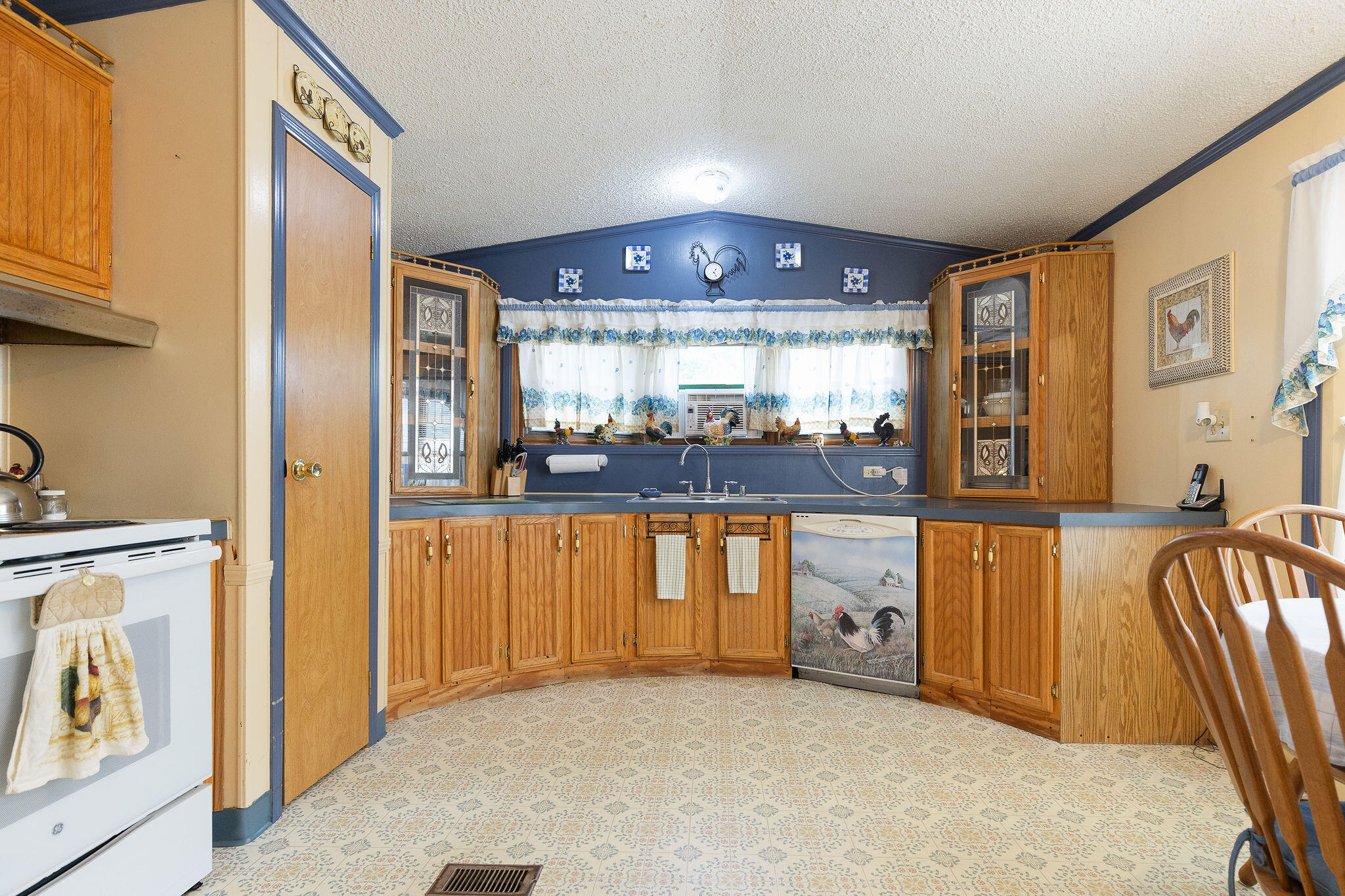 17 Linscott Road Sanford, ME 04073 - Photo 3 of 26 4S9A6774