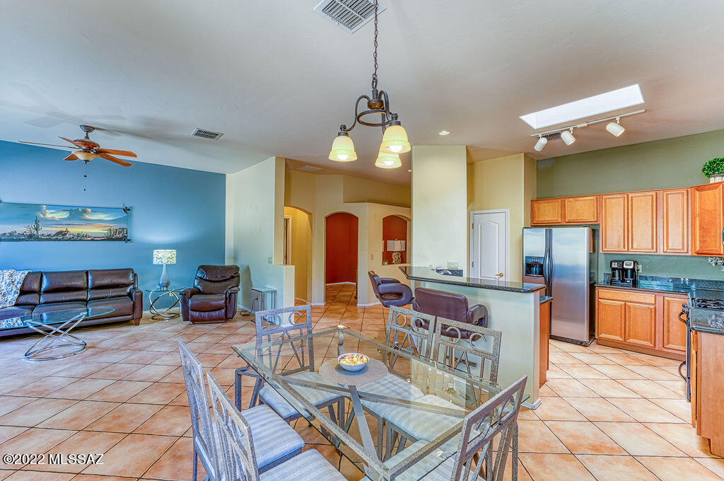 7550 West Pepper Ridge Road Tucson, AZ 85743 - Photo 3 of 26 Gallery Image 3