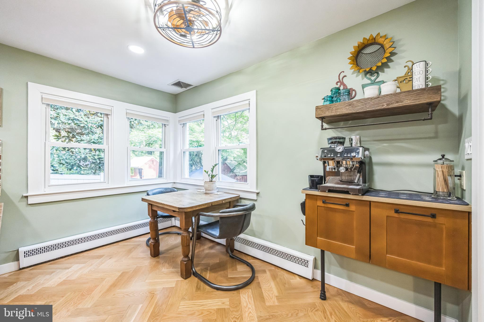 700 Pine Ridge Road Media, PA 19063 - Photo 11 of 50 a dining room with furniture and window