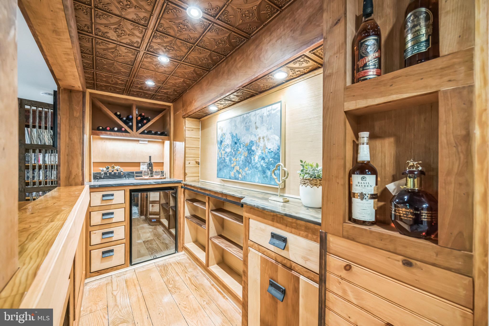 700 Pine Ridge Road Media, PA 19063 - Photo 38 of 50 a view of a hallway with wooden floor and door