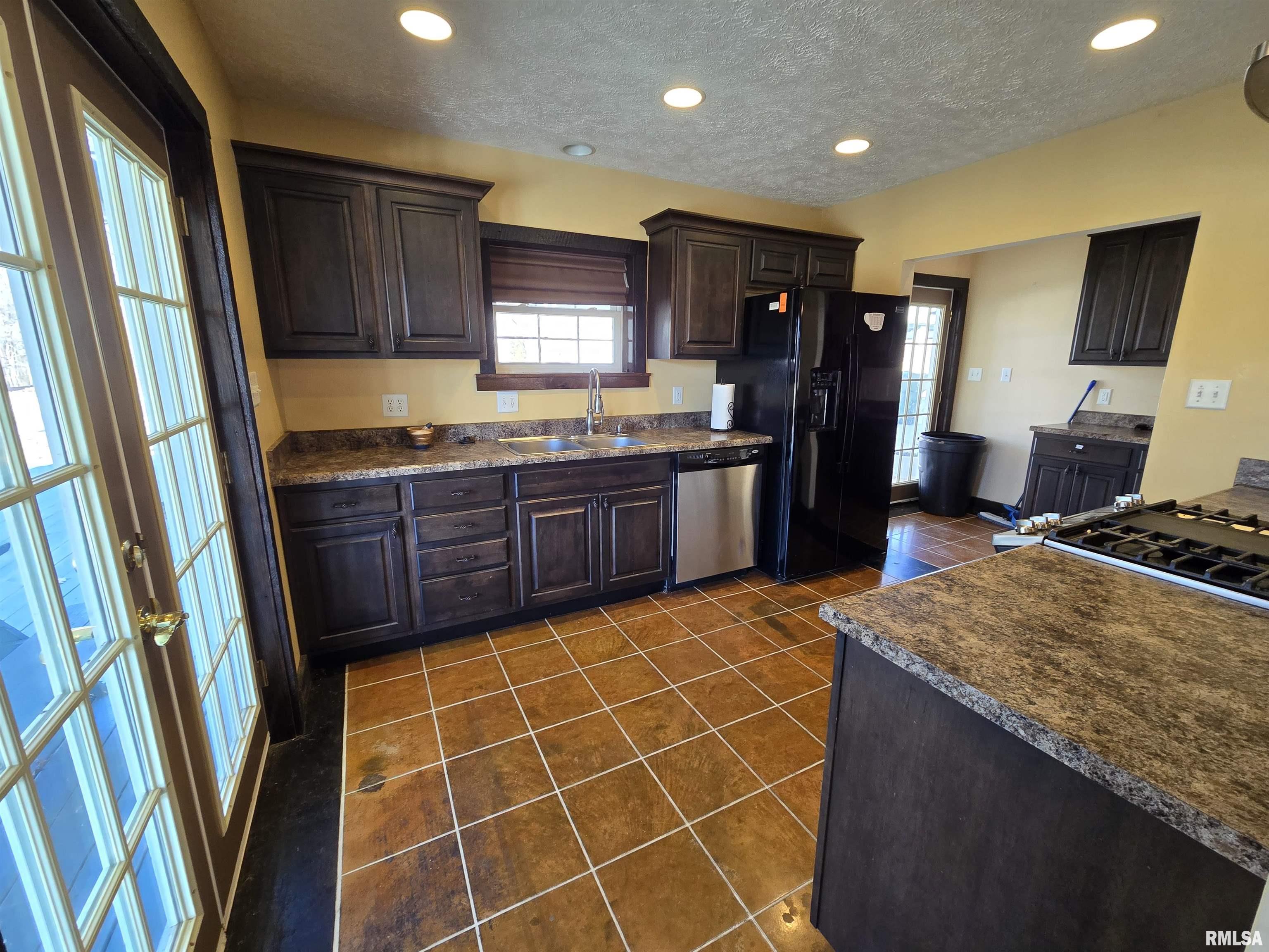 361 Cherokee Ridge Lane De Soto, IL 62924 - Photo 8 of 48