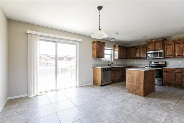 $2,405 | 1405 Northwest High View Drive, Grain Valley, MO 64029