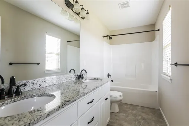 $2,405 | 1405 Northwest High View Drive, Grain Valley, MO 64029