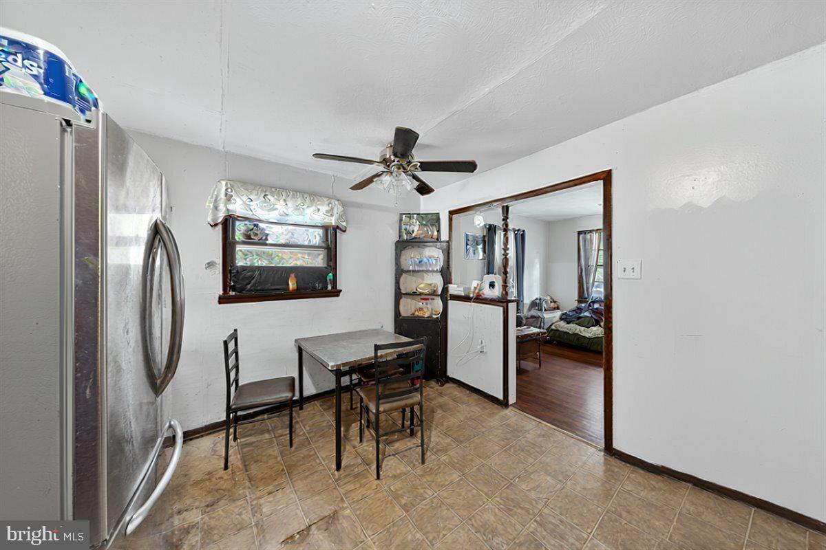 185 Smith Road Mineral, VA 23117 - Photo 6 of 26 a view of a livingroom with couch and a window