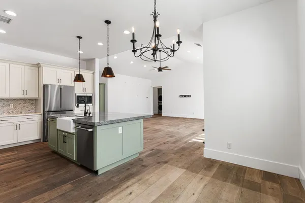 $5,200 | 4145 East Campbell Avenue, Phoenix, AZ 85018