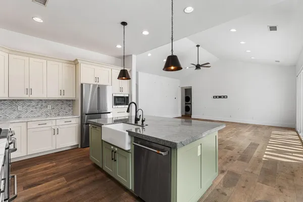 $5,200 | 4145 East Campbell Avenue, Phoenix, AZ 85018