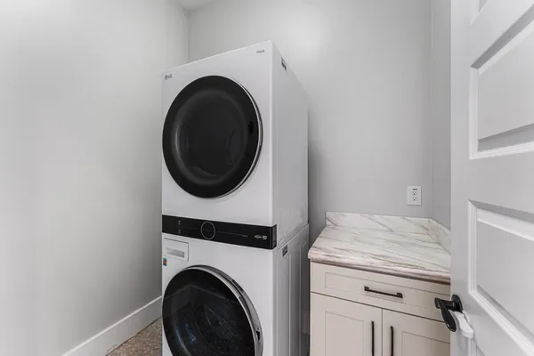 $5,200 | 4145 East Campbell Avenue, Phoenix, AZ 85018