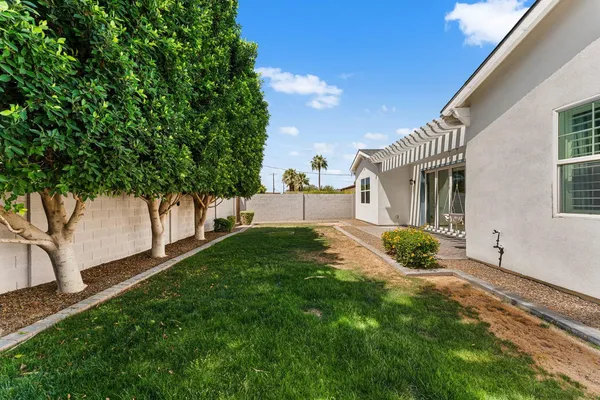 $5,200 | 4145 East Campbell Avenue, Phoenix, AZ 85018