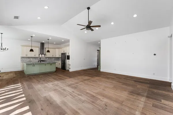 $5,200 | 4145 East Campbell Avenue, Phoenix, AZ 85018