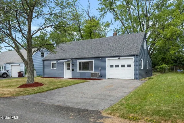 $2,500 | 789 Troy Schenectady Road, Colonie, NY 12110