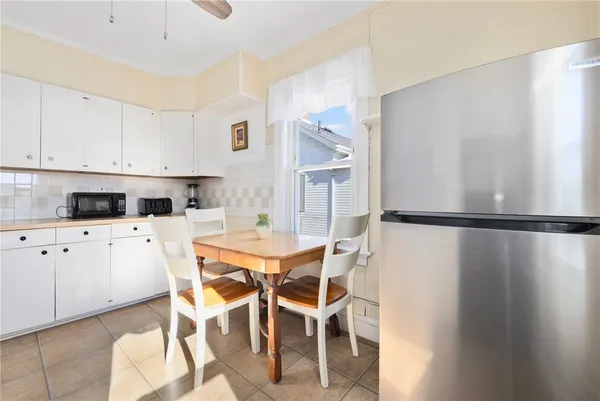 $2,100 | 10 Braman Street, Unit 2, Newport, RI 02840
