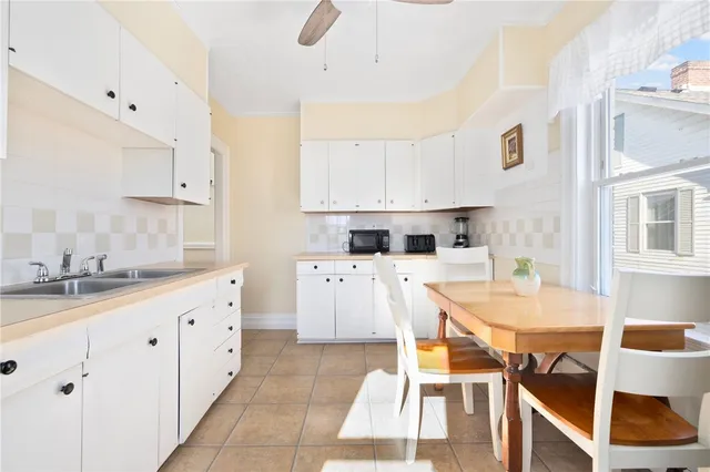 $2,300 | 10 Braman Street, Unit 2, Newport, RI 02840