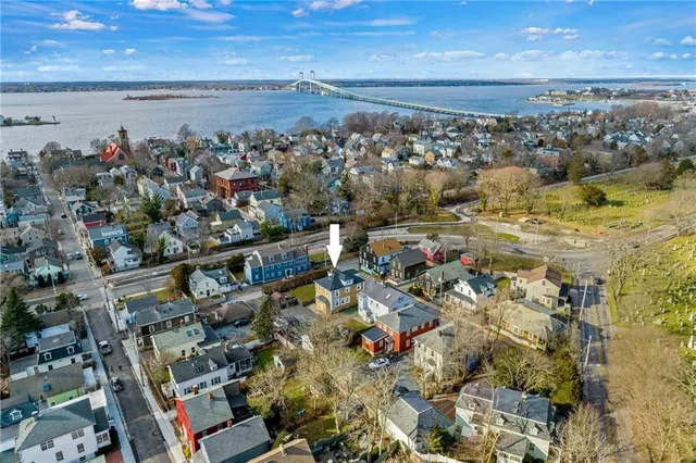 $2,300 | 10 Braman Street, Unit 2, Newport, RI 02840