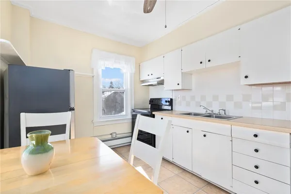$2,100 | 10 Braman Street, Unit 2, Newport, RI 02840