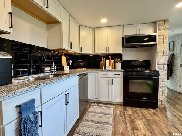 $194,000 | 119 Penny Lane, Macomb, IL 61455