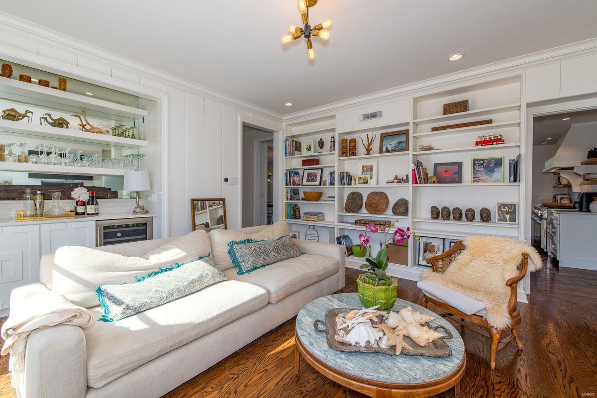 9239 Ladue Road St. Louis, MO 63124 - Photo 15 of 28