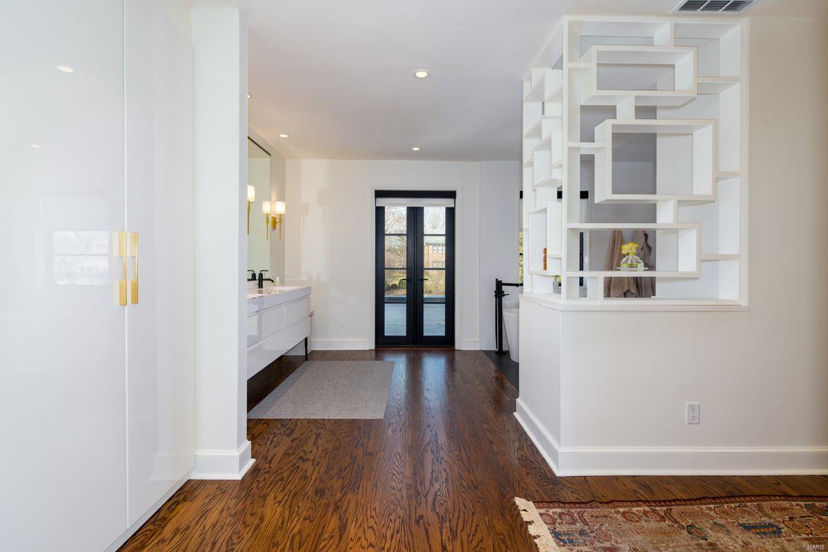 9239 Ladue Road St. Louis, MO 63124 - Photo 19 of 28