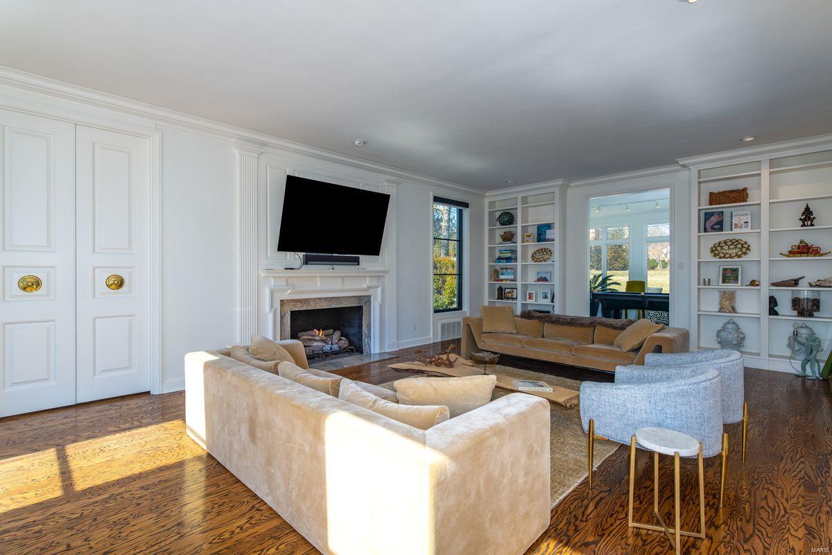 9239 Ladue Road St. Louis, MO 63124 - Photo 5 of 28