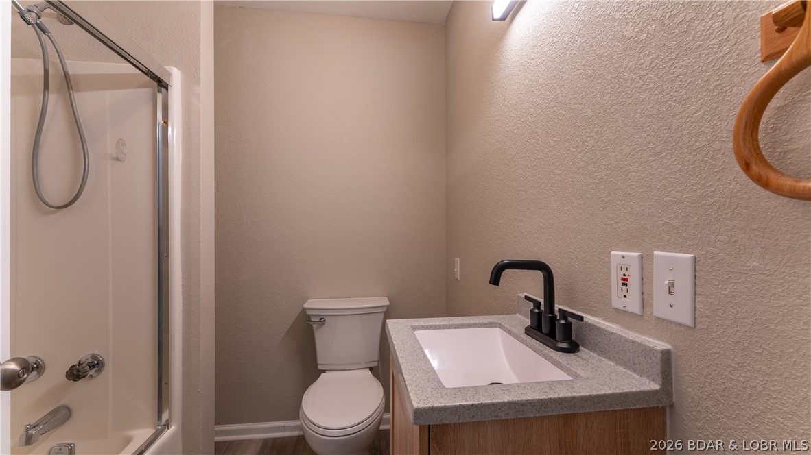 57 Arrowhead Beach Road Lake Ozark, MO 65049 - Photo 24 of 32 Bathroom in bedroom 3