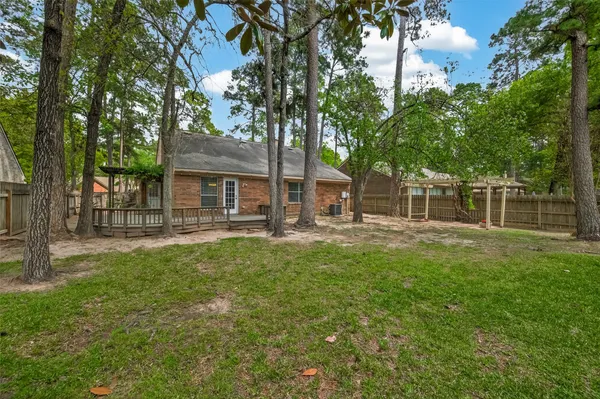 $2,400 | 27 Lush Meadow Place, The Woodlands, TX 77381