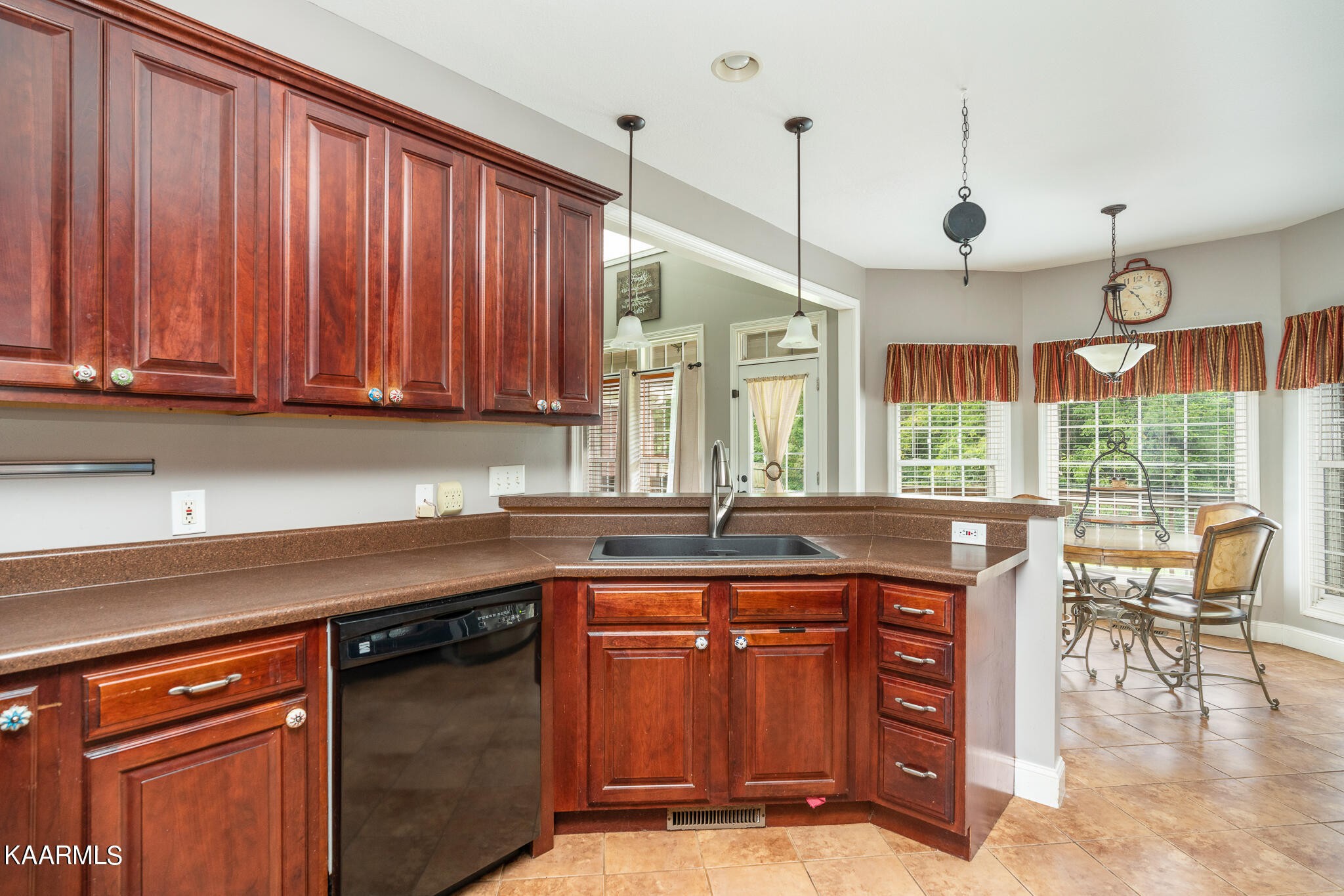 319 Lost Ridge Road Clinton, TN 37716 - Photo 11 of 35