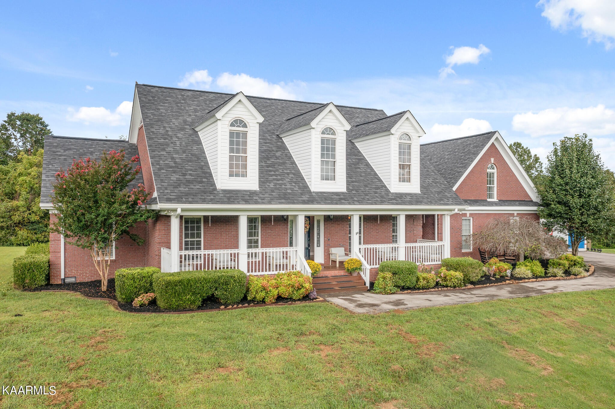 319 Lost Ridge Road Clinton, TN 37716 - Photo 2 of 35