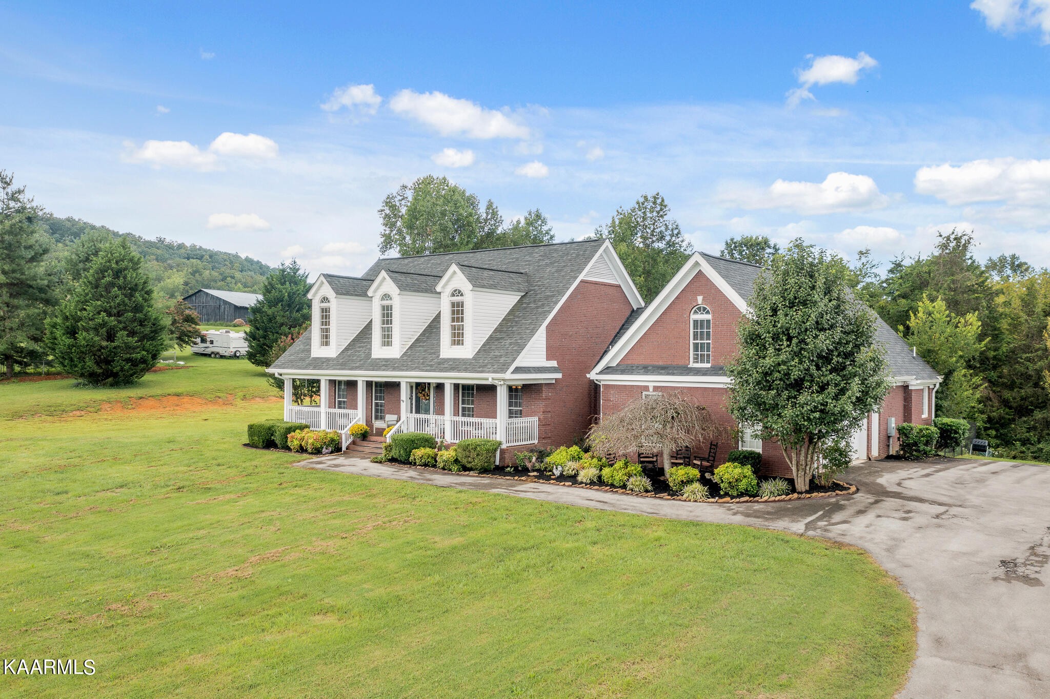 319 Lost Ridge Road Clinton, TN 37716 - Photo 3 of 35