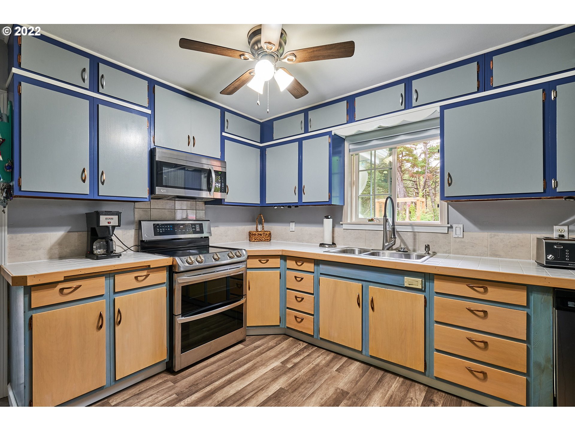 46 Northeast Blodgett Road Yachats, OR 97498 - Photo 11 of 32