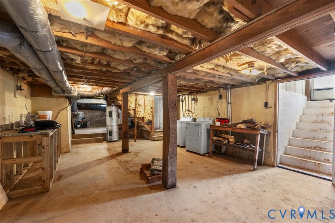 2297 Indian Oak Road Crewe, VA 23930 - Photo 32 of 49 a view of entryway