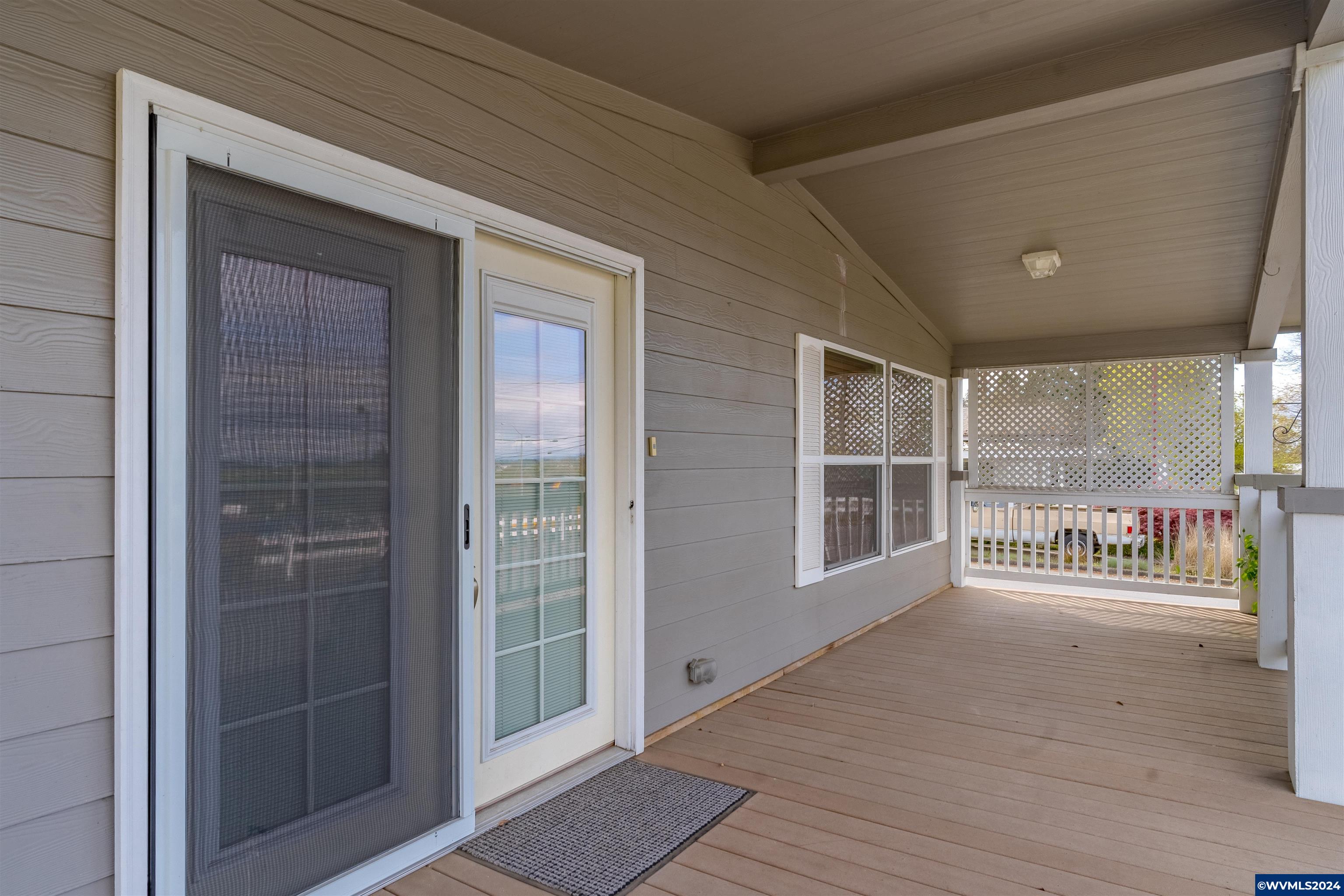 4234 Hazelgreen Road Northeast Salem, OR 97305 - Photo 4 of 35 Gallery Image 4