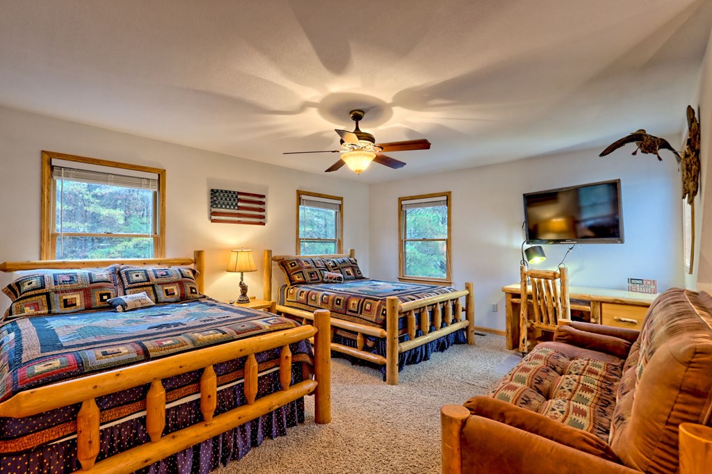 36 Prairie Crossing Murphy, NC 28906 - Photo 27 of 71 a living room with furniture and a flat screen tv