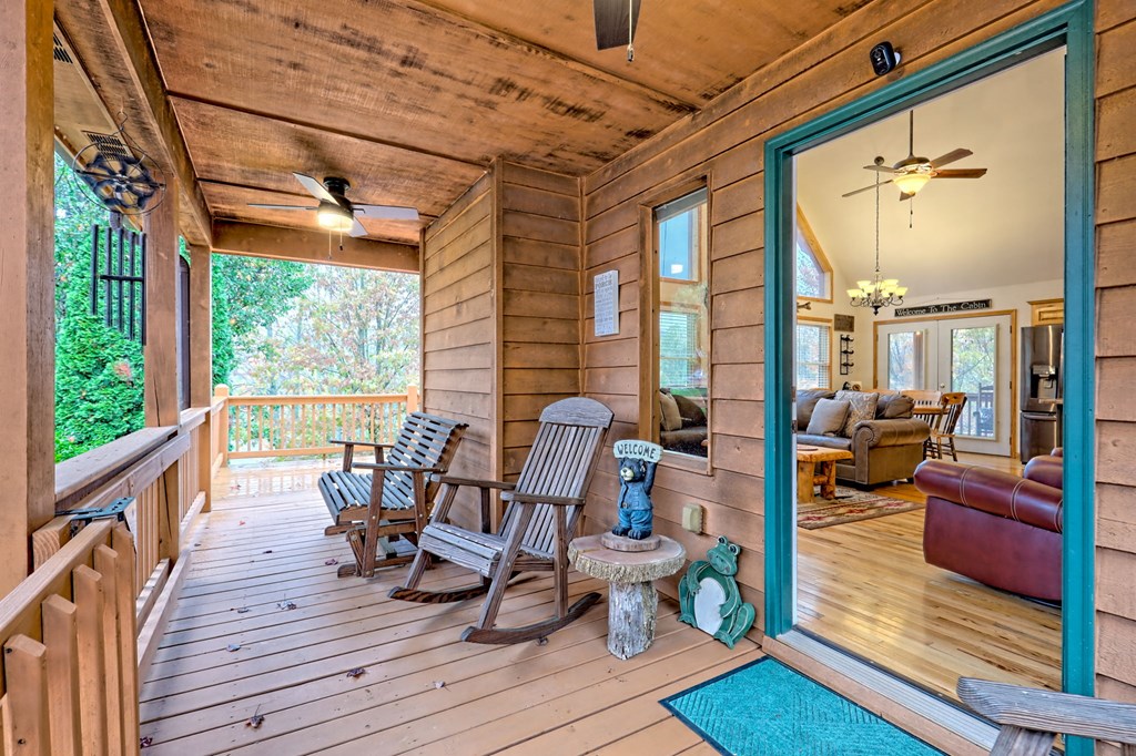 36 Prairie Crossing Murphy, NC 28906 - Photo 8 of 71 a view of a living room and balcony