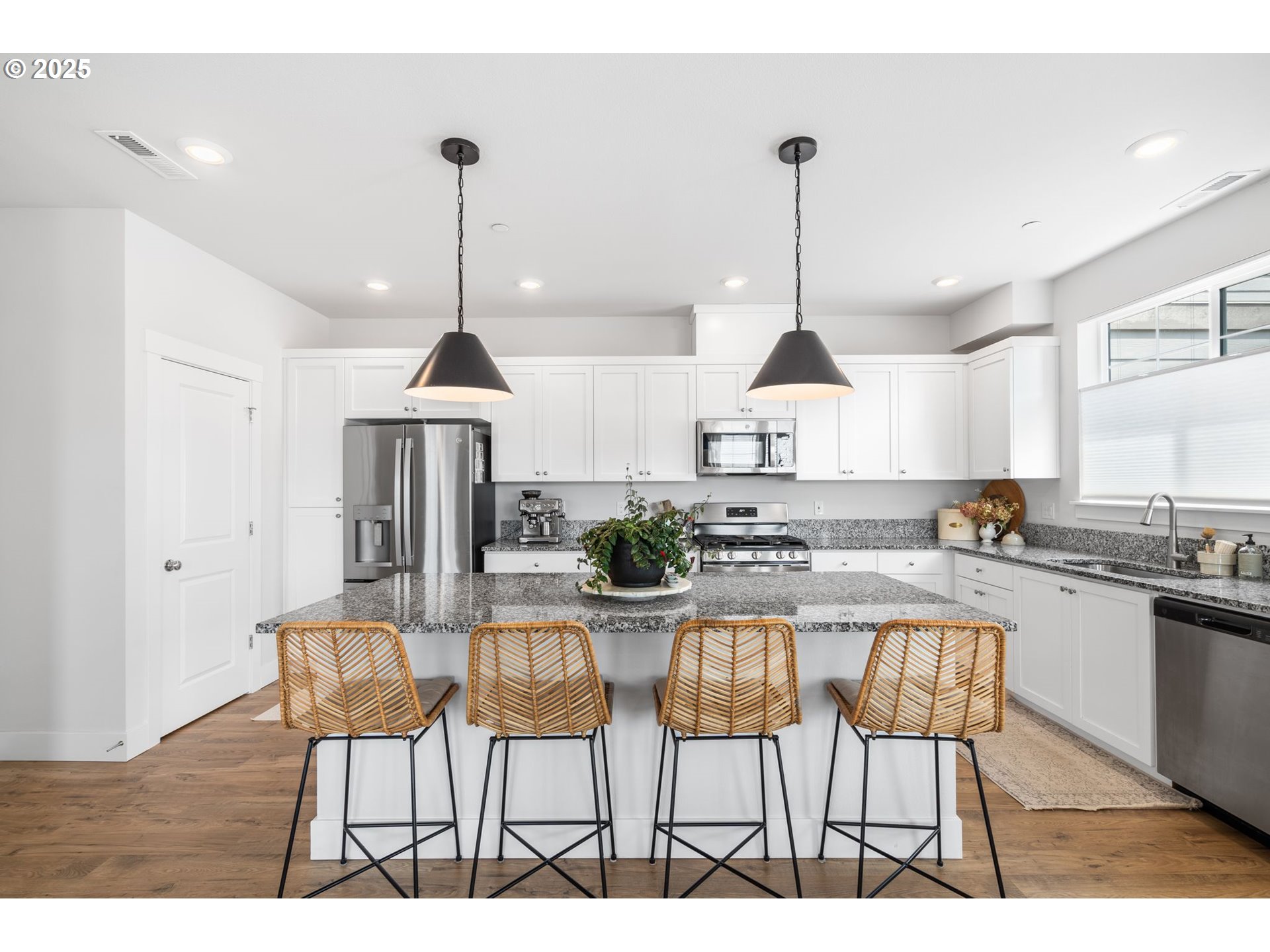 14410 Southwest 165th Street Tigard, OR 97223 - Photo 16 of 47