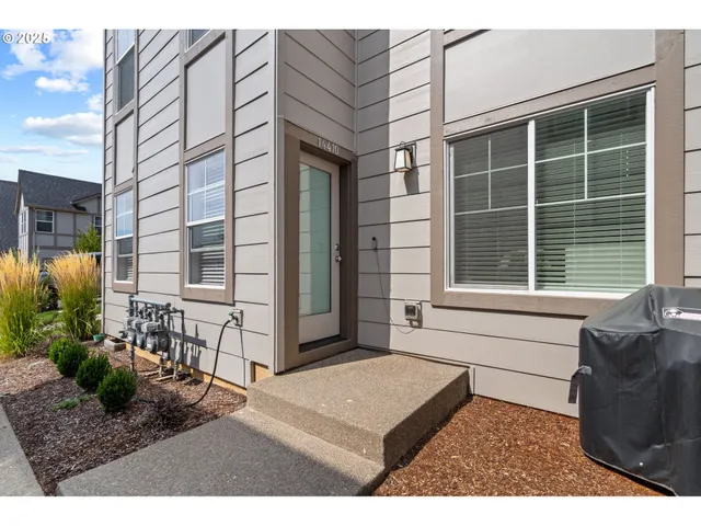 $639,900 | 14410 Southwest 165th Street, Tigard, OR 97223