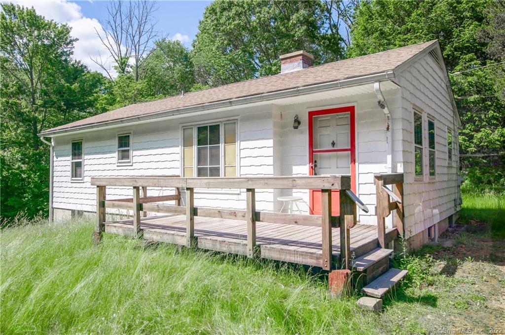 "INVESTOR FLIP or HANDY HOMEOWNERS LOOKING FOR A GREAT LOT. MAKE AN OFFER."