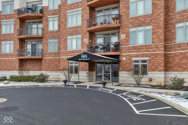 $350,000 | 20971 Shoreline Court, Unit 214, Noblesville, IN 46062