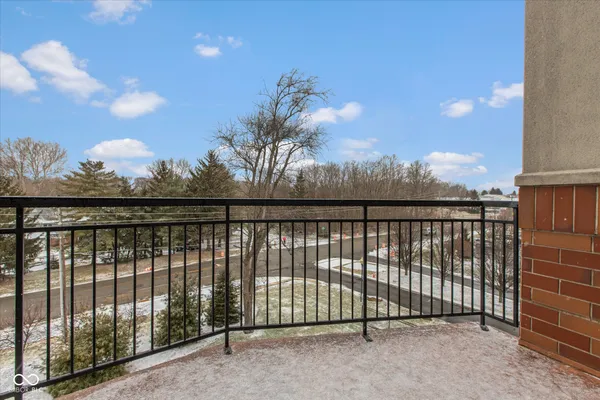 $350,000 | 20971 Shoreline Court, Unit 214, Noblesville, IN 46062