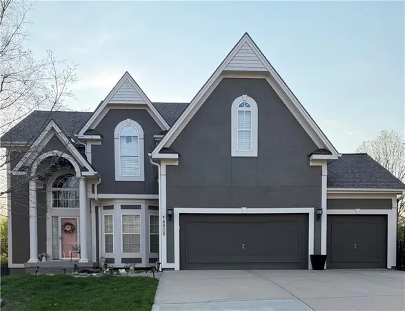 $649,900 | 8808 North Oxford Avenue, Kansas City, MO 64157