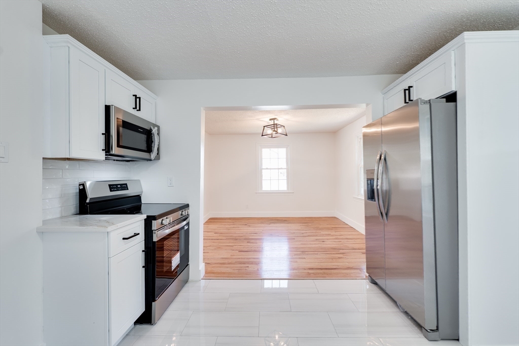 1386 Piper Road West Springfield, MA 01089 - Photo 12 of 39