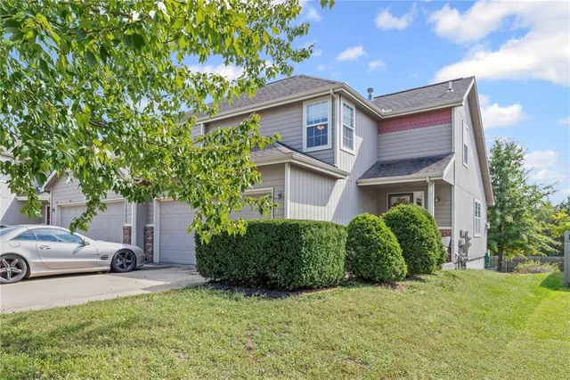 $299,000 | 1526 Legend Trail Drive, Unit B, Lawrence, KS 66047
