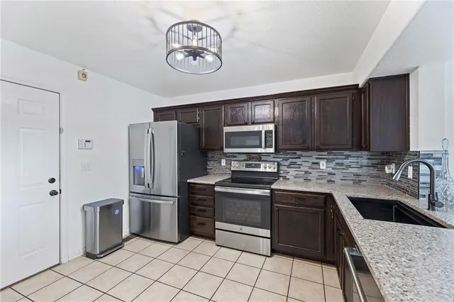 $299,000 | 1526 Legend Trail Drive, Unit B, Lawrence, KS 66047