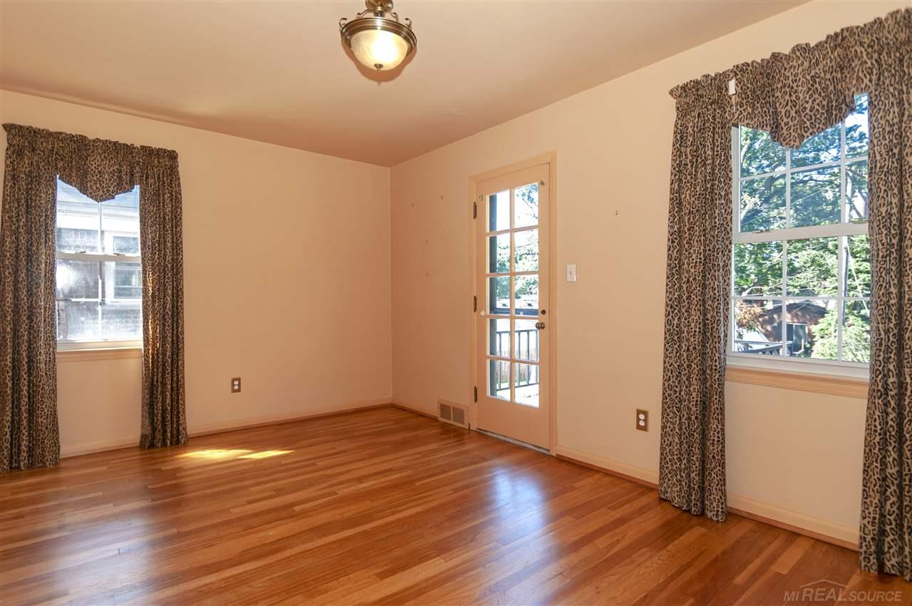 456 Roland Road Grosse Pointe, MI 48236 - Photo 20 of 37 50022917-19.JPG