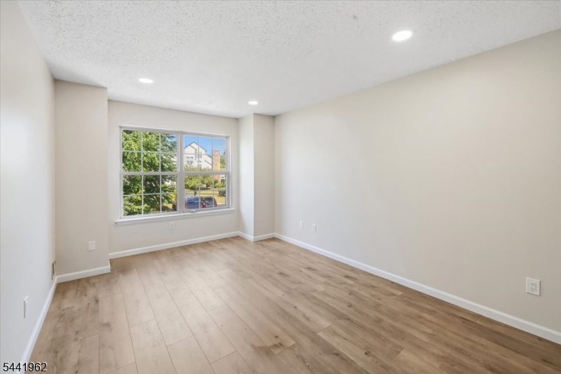 286 Nebula Road Piscataway, NJ 08854 - Photo 17 of 38