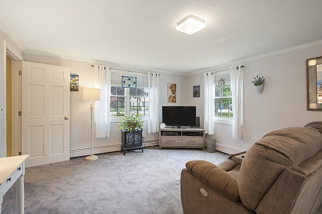 25 Fayette Road Bedford, MA 01730 - Photo 17 of 34 Gallery Image 17