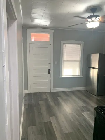 $1,900 | 3013 North Hamlin Avenue, Unit 2, Chicago, IL 60618