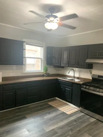 $1,900 | 3013 North Hamlin Avenue, Unit 2, Chicago, IL 60618