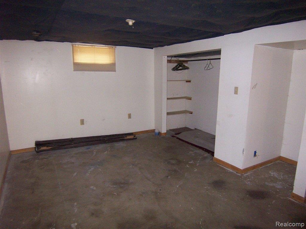 3446 Mann Road Clarkston, MI 48346 - Photo 9 of 14 100_1090.jpg