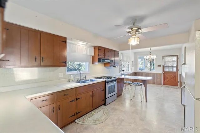 $435,000 | 7761 Becker Road, St. Louis, MO 63129