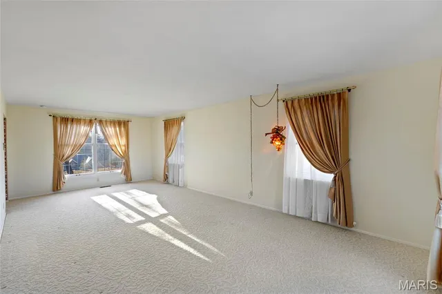 $435,000 | 7761 Becker Road, St. Louis, MO 63129