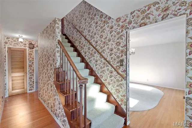 $435,000 | 7761 Becker Road, St. Louis, MO 63129